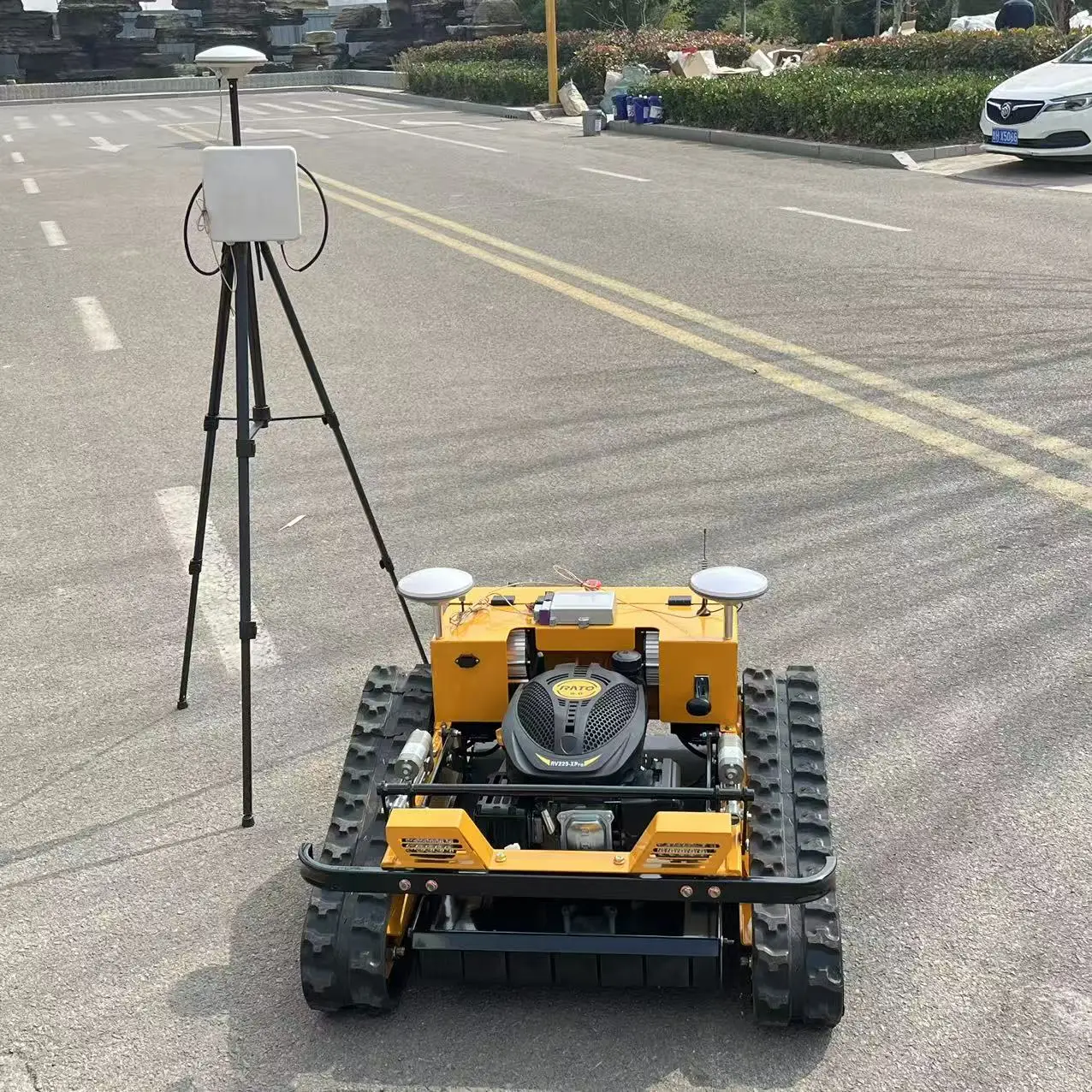 

Интеллектуальные навигационные газонокосилки CE/EU5/EPA 1500 ㎡ 500 мм 45 ° Поддержка индивидуальной настройки, компактный корпус для сельскохозяйственной техники