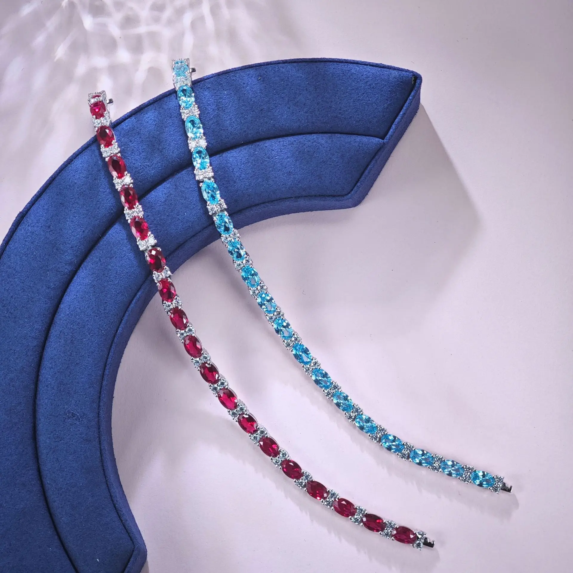 

Platinum PT950 oval egg-shaped full-diamond red ruby and aquamarine bracelet for women (European style)