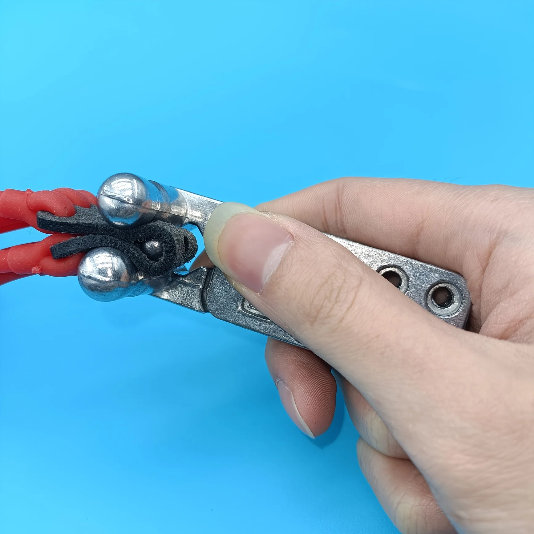 Рисунок 5 - разбрасыватель пеллет для рогатки