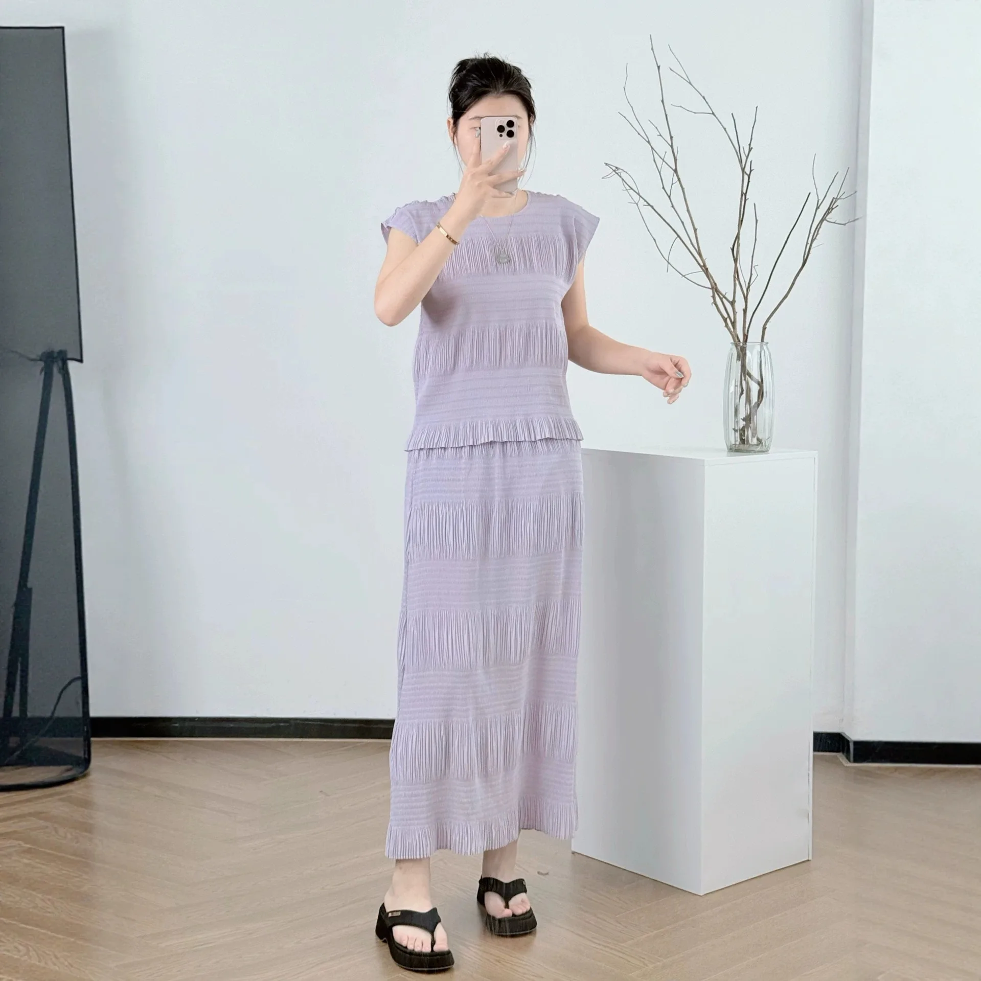 

Miyake Pleated Skirt Set Plisse 2026 Summer New Textured Striped Pleats Two-Piece Set Loose Plus Size Commuter Vacation Fold Set