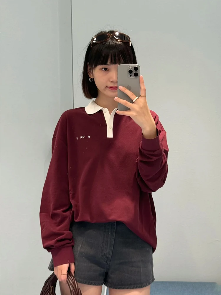 قميص نسائي جديد للخريف والشتاء بأكمام طويلة وياقة بولو فضفاضة مع طباعة حروف، قميص كاجوال للتنسيق من القطن