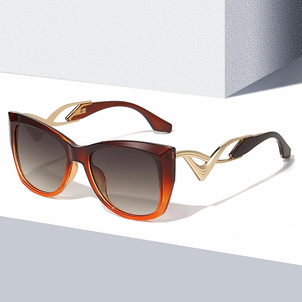 Außenhandel grenzüberschreitende beliebte Cat-Eye-Sonnenbrille mit Metallbeinen für Damen, europäische und amerikanische Straßenfotografie-Ins-Sonnenbrille
