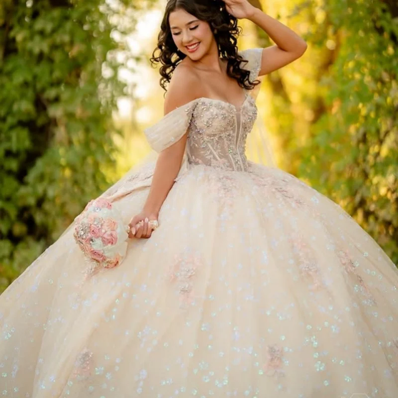 

Блестящее платье Quinceanera цвета шампанского с открытыми плечами, кружевное блестящее цветочное платье с длинным хвостом и бантом, платья de 15, Quinceanera ﻿ Настроить