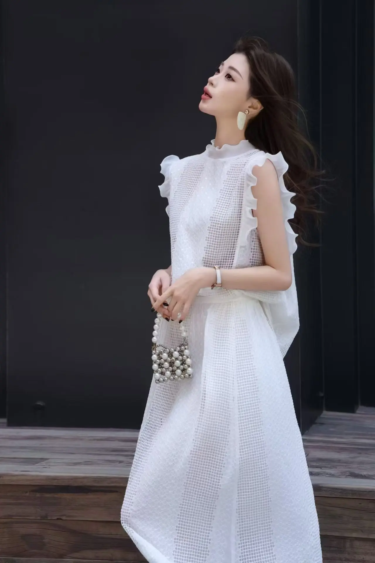 Summer New Silk Fabric Exquisite Hollow Embroidered Lace Edge Fashion Sleeveless Top+Elastic Waist Half Skirt for Women 2-piece