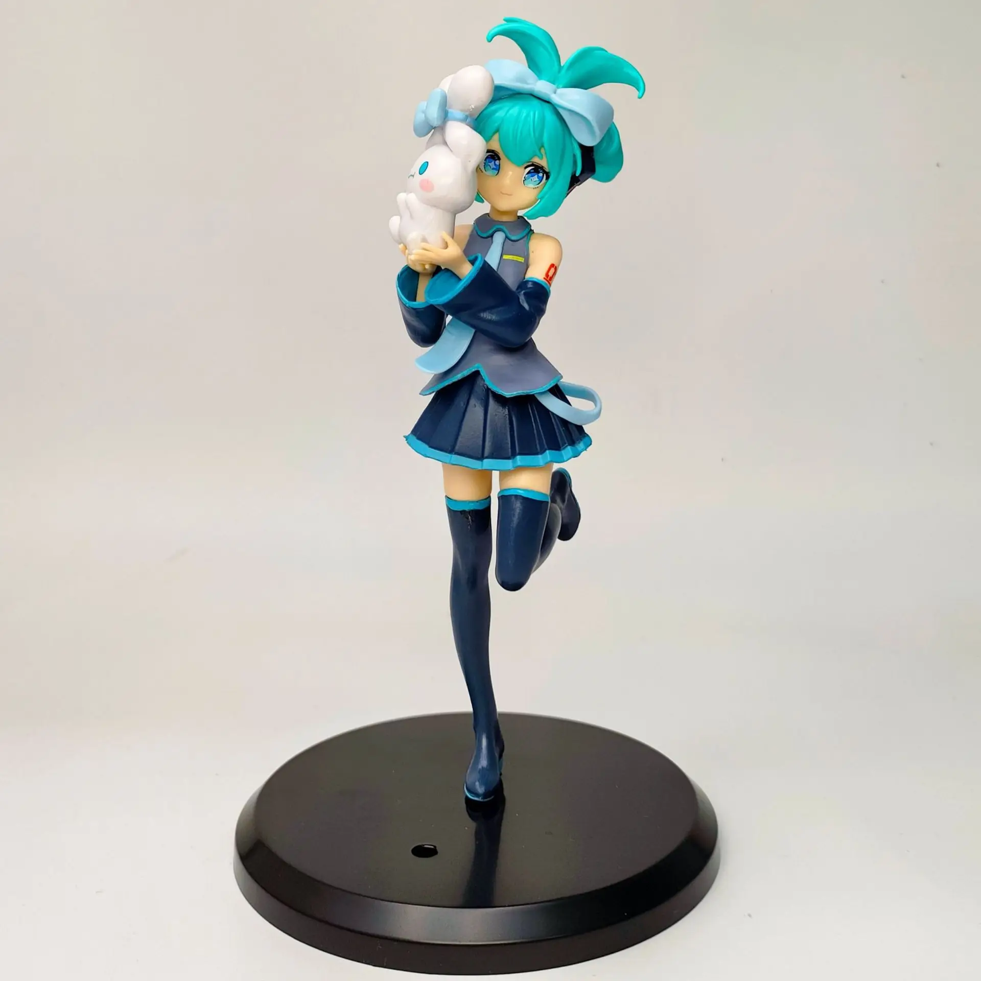 Hatsune Miku 20CM Anime X Cinnamoroll Figur Anime Periferal Model Koleksi Dekorasi Dekoratif Hadiah Kawaii Anak-anak