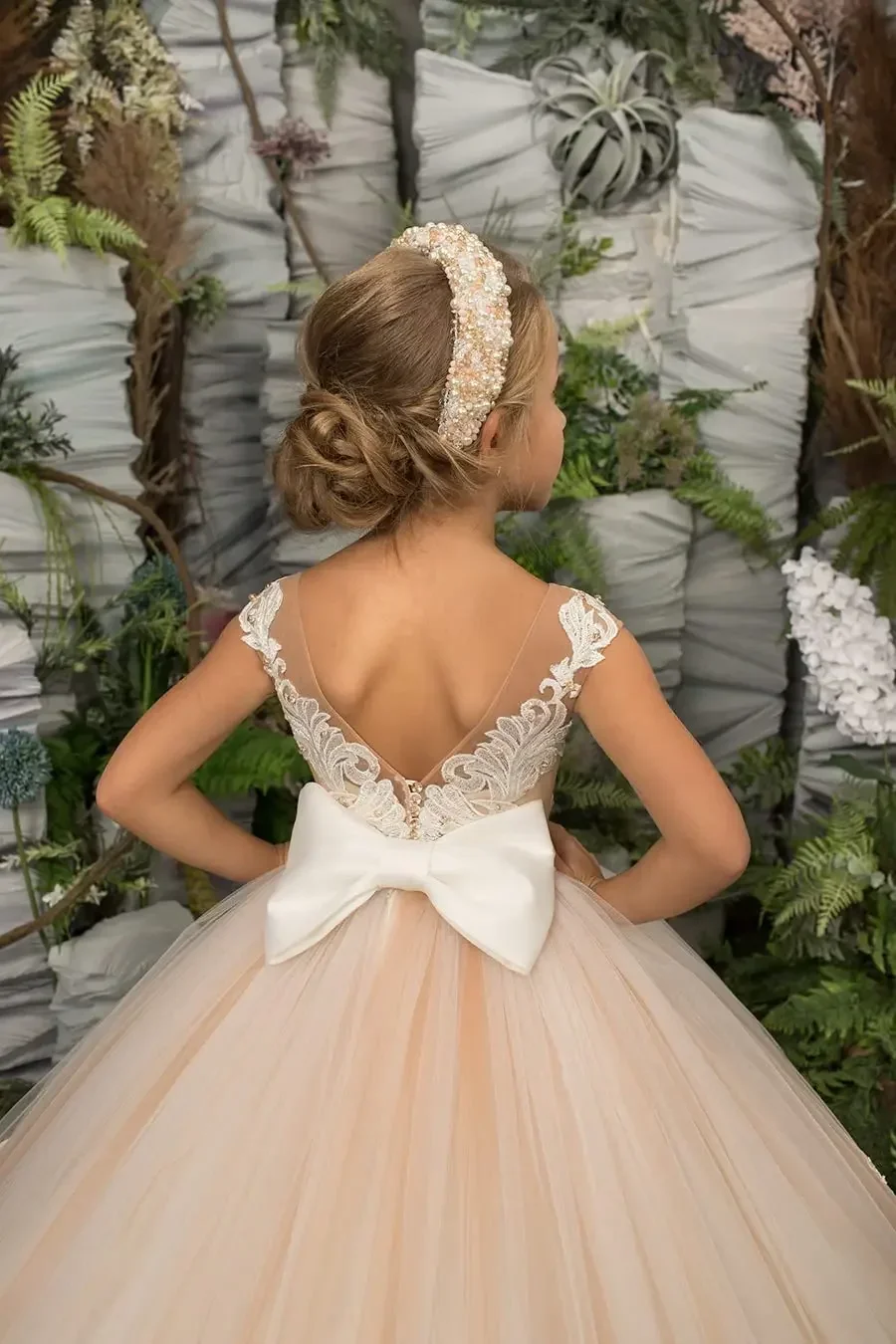 Vestidos de niña de flores sin espalda para boda, vestido de desfile de princesa para niños pequeños con lazo, vestido de primera comunión de encaje con cuentas personalizado