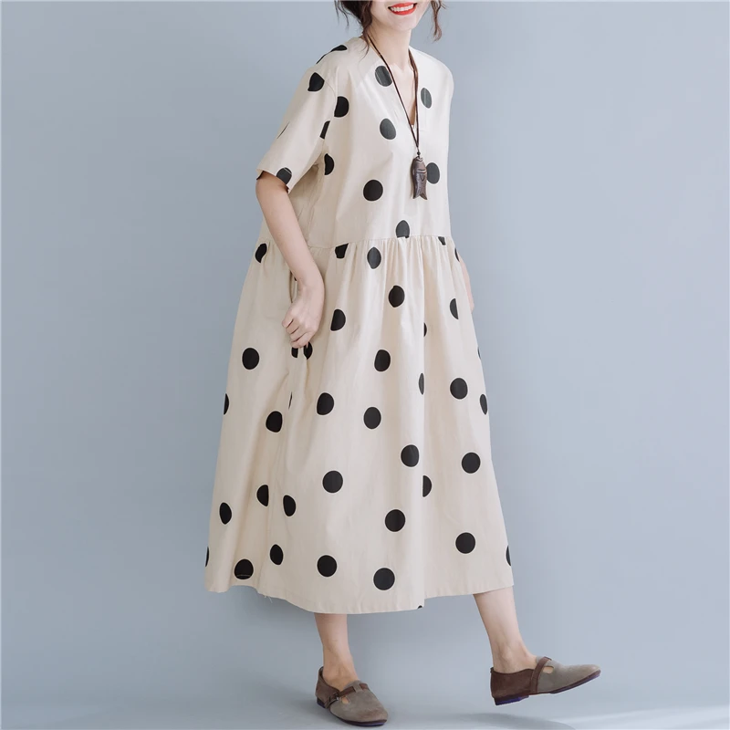 ชุดเดรสลายจุดสำหรับผู้หญิงไซส์ใหญ่ สไตล์ศิลปะ ทรงหลวม คอวี ความยาวปานกลาง ปกปิดหน้าท้อง ช่วยให้ดูผอมลง เหมาะสำหรับฤดูร้อน