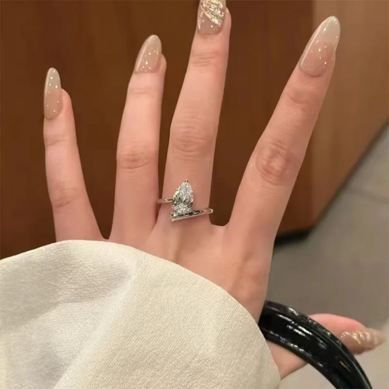 925 sterling silver Mosan diamond ring female European and American fashion selling 2 carat diamond ring to send his girlfriend. - Image 6