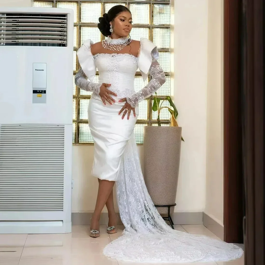 Customized High Collar Appliques Pearls Short Wedding Dress for Bride Robe De Mariage Plus Size Long Sleeves Bridal Gown