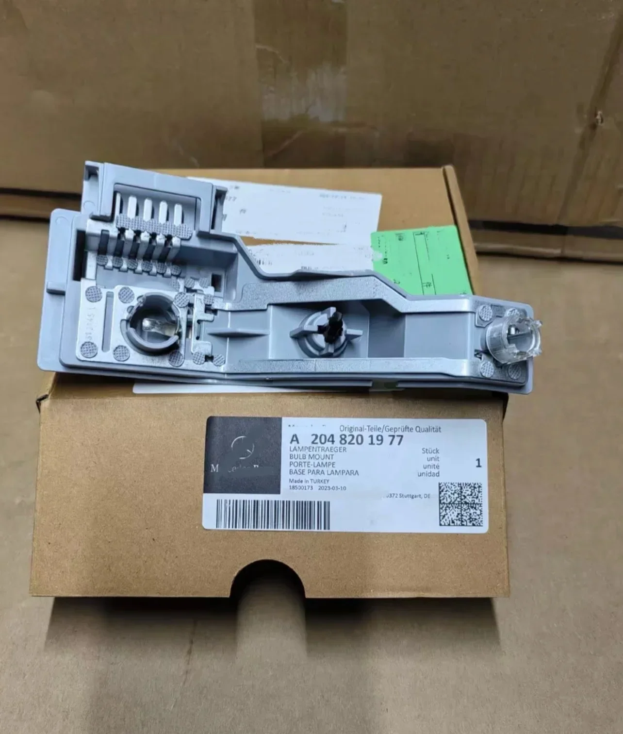 

A2048201977 A2048202077 Light Bracket for GLK260 GLK300 GLK200