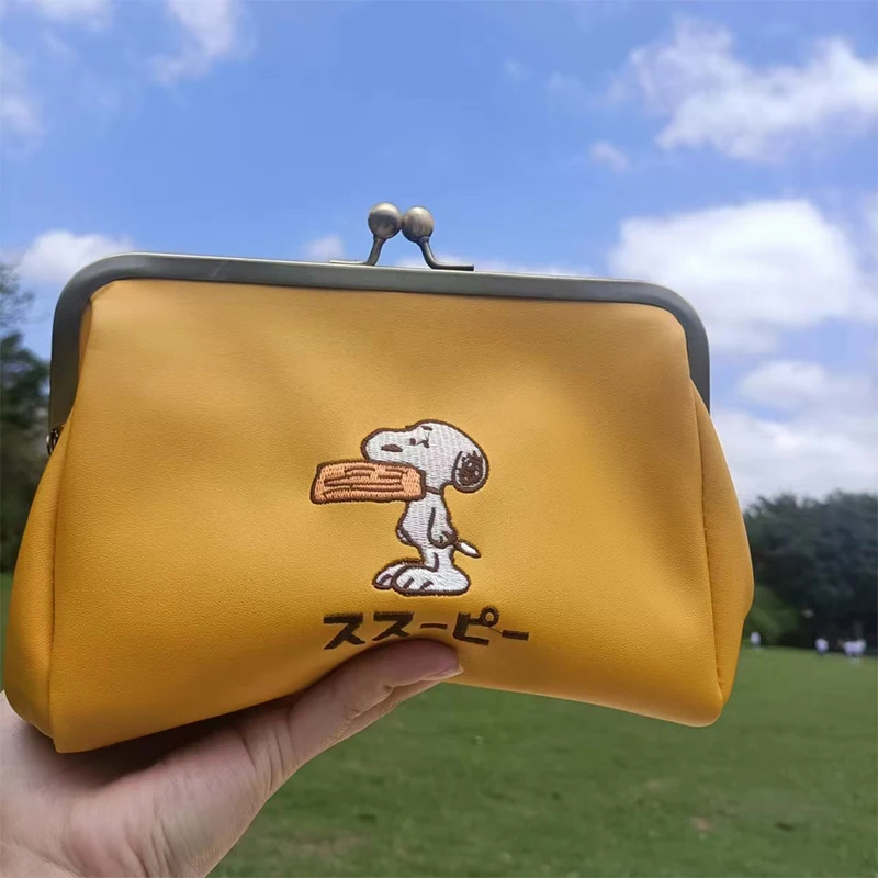 Anime Snoopy Magnetic Buckle Wallet Fashion Leather Clip Yellow Card Bag Handheld Bag with Zipper British Simple and Cute Girl