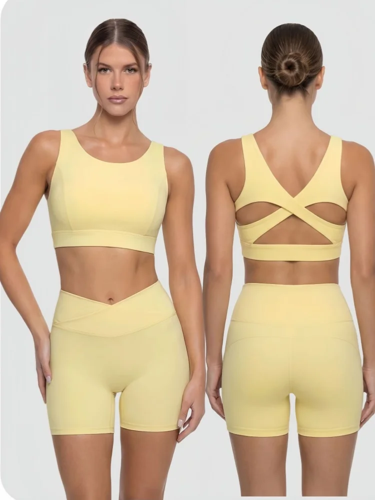 

Женский спортивный костюм Nude Feel: топы с фиксированными чашечками и шорты с высокой талией для йоги, фитнеса и спортзала, эластичный, дышащий комплект из двух предметов