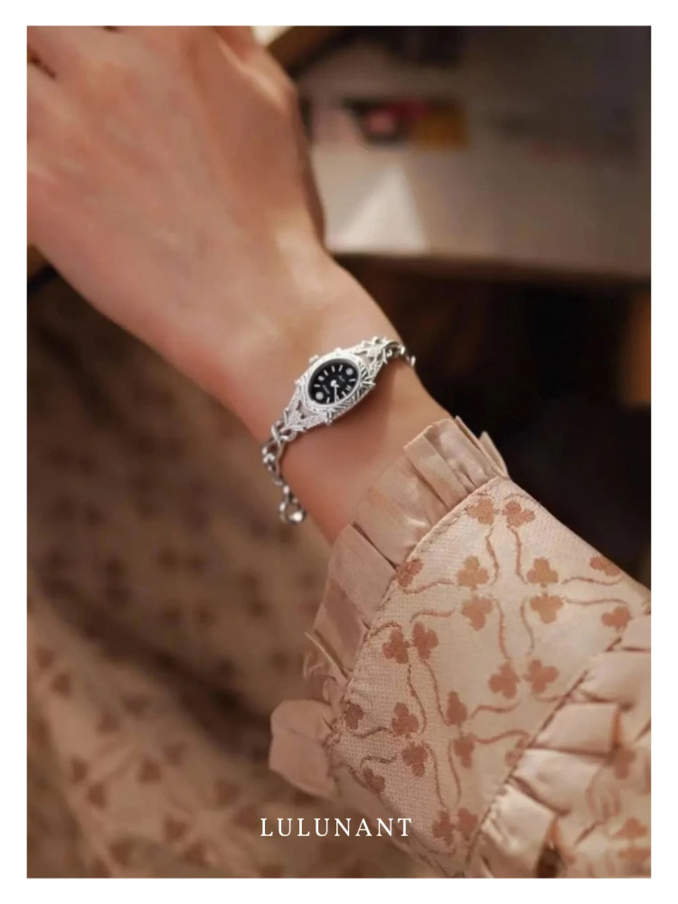 

2025 new retro style waterproof artistic quartz luxury women's watch gold-plated clock ladies christmas gift