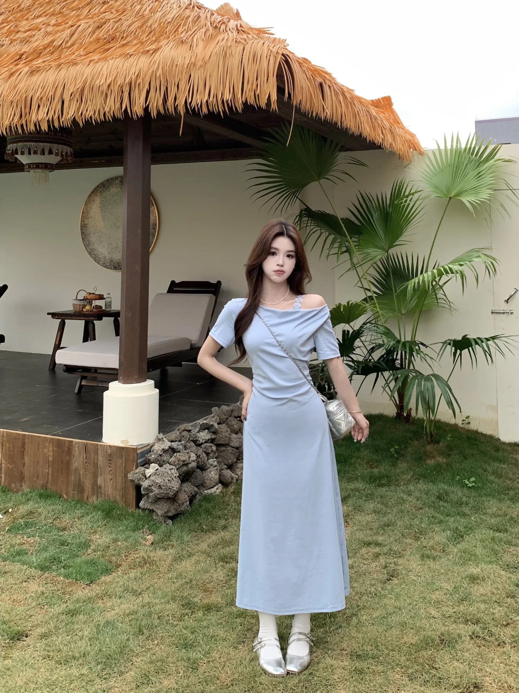 

Blue Oversize Dress Elegant Summer New Style Waist Cinching Slimming Design Shoulder Bared Knee-Length A-Line Dress