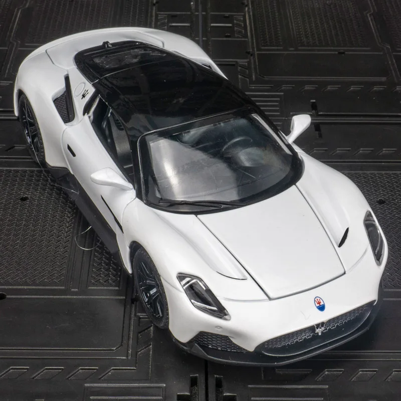 1:32 Maserati MC20 puertas de modelo de coche de aleación y capó de motor, el maletero se puede abrir tiene funciones de sonido y iluminación simuladas