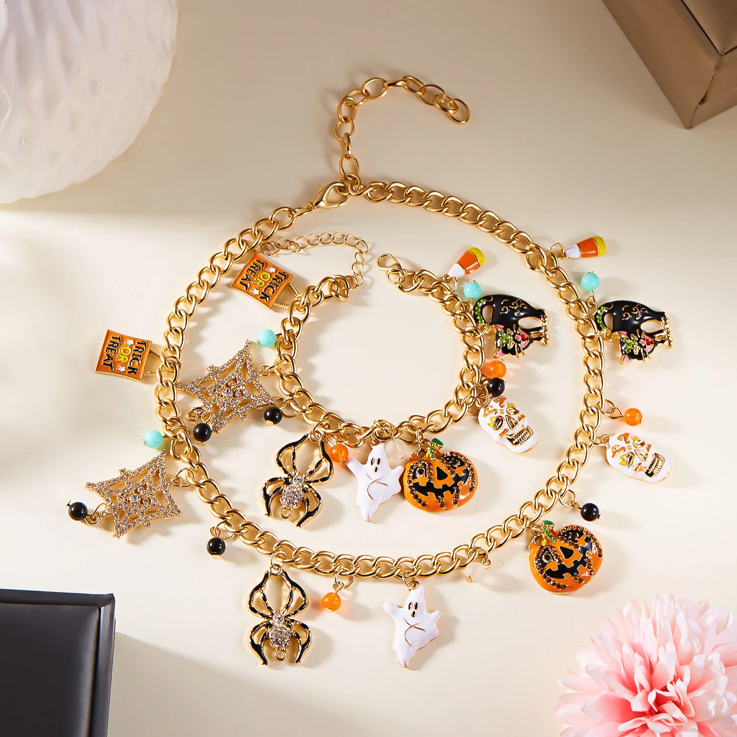 

Gothic Halloween Skull Pumpkin Charm Bracelet for Women Cute Ghost Spider Bat Pendant Chain Bracelet Festival Party Jewelry Gift