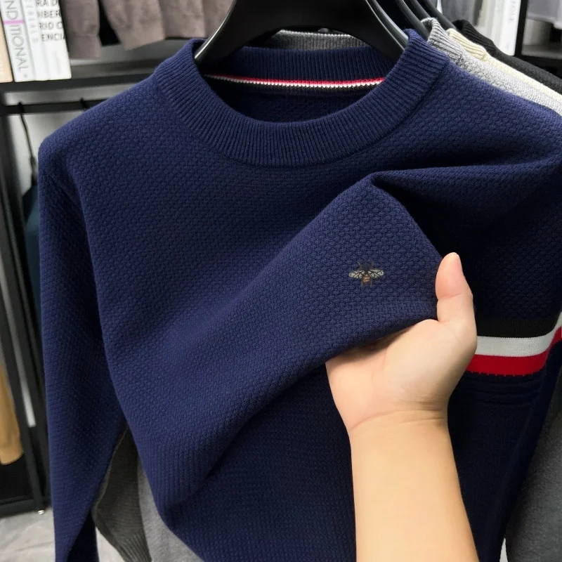 Jersey de marca de lujo con cuello redondo para hombre, suéter de punto, novedad de invierno, estampado de abeja, suave, agradable a la piel, ocio, viaje, Top para hombre