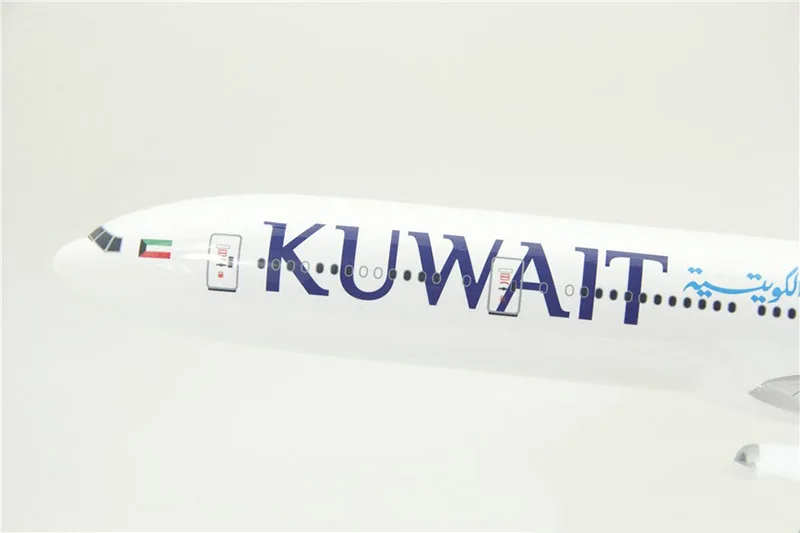 1/150 47CM Boeing B777 Kuwait Airways Airplane model Airways Airliner aviation Toys plane gift collection no undercarriage wheel