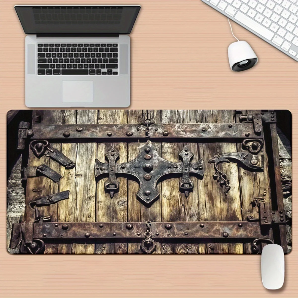

Rustic Old Wooden Door Mouse Pad Vintage Iron Hardware Gaming Desk Mat Anti-Slip Rubber Mat