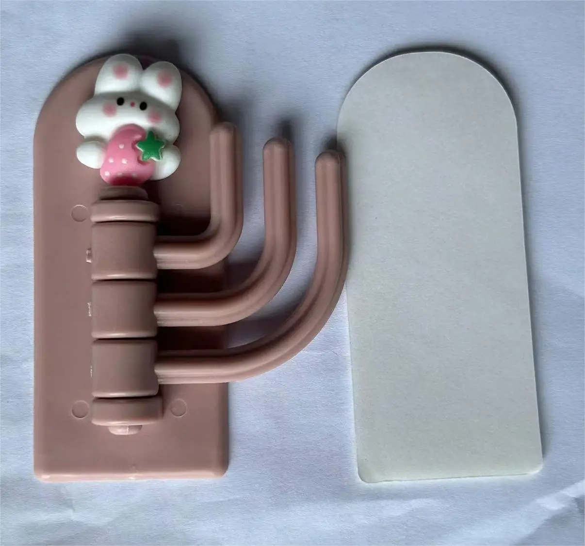 Creative Cartoon Three-Hook Hooks Cute Plastics Animals Self-Adhesive Wall Mounted Rotating Hanger Sticky Hook Storage Rack