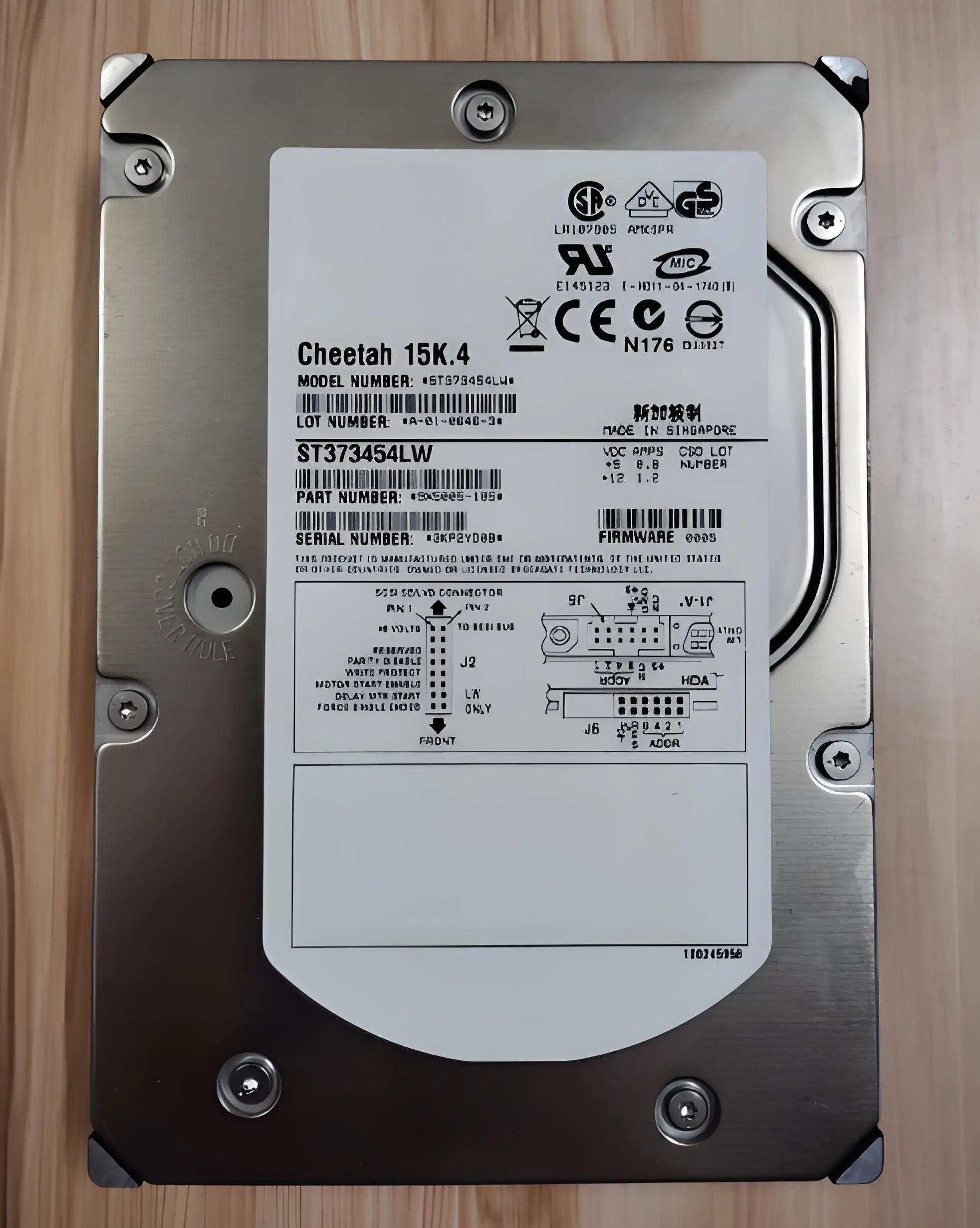

Для ST373454LW 73G 1,8-дюймовый 15K SCSI 68-контактный серверный жесткий диск