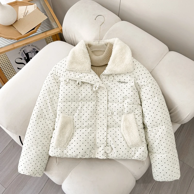 

Новое зимнее женское пальто с хлопковой подкладкой с воротником из овечьего меха, большой размер, свободный хлеб, сладкий дизайн в горошек, пуховое хлопковое пальто...