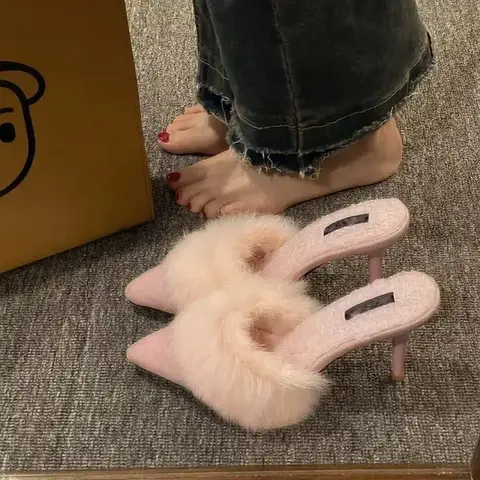 Donne caldo peluche punta a punta tacchi alti ciabatte invernali pantofola design della moda coreana tacchi sottili nuove infradito pompe Zapatos Mujer