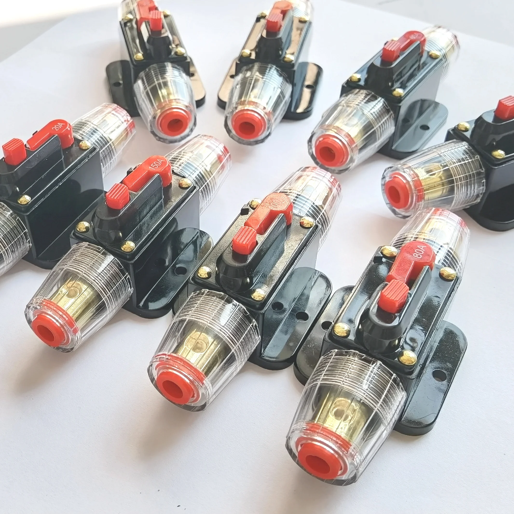 100A 80A 60A 50A 40A 30A 20A 12V / 24V / 48V DC قاطع الدائرة القابل لإعادة الضبط التأمين على موصل الطاقة الشمسية الكهروضوئية