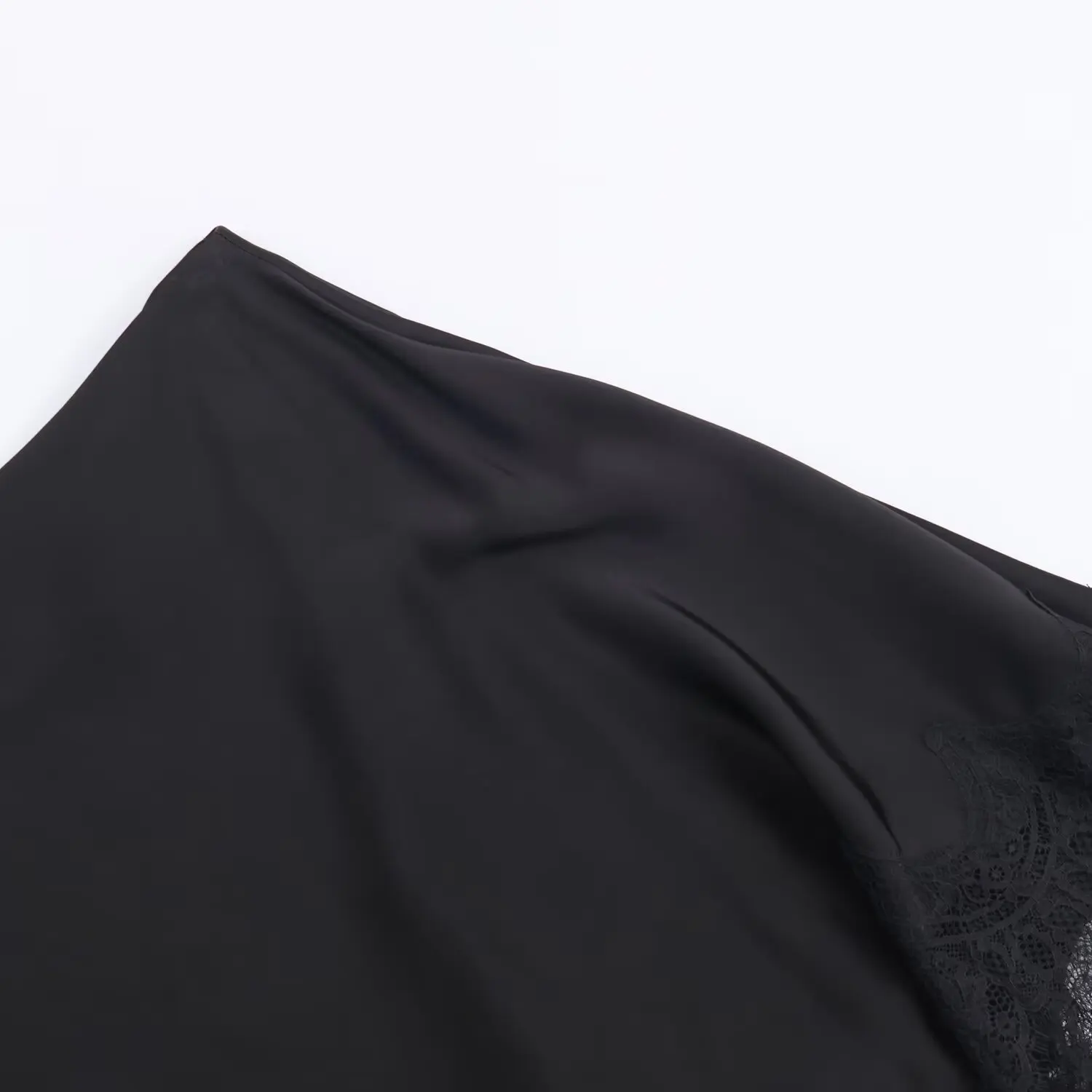 ملابس علوية نسائية مثيرة للحفلات الليلية باللون الأسود من KONDALA موضة 2025 ملابس علوية فاخرة للنوادي النسائية الحديثة لعيد الحب #4