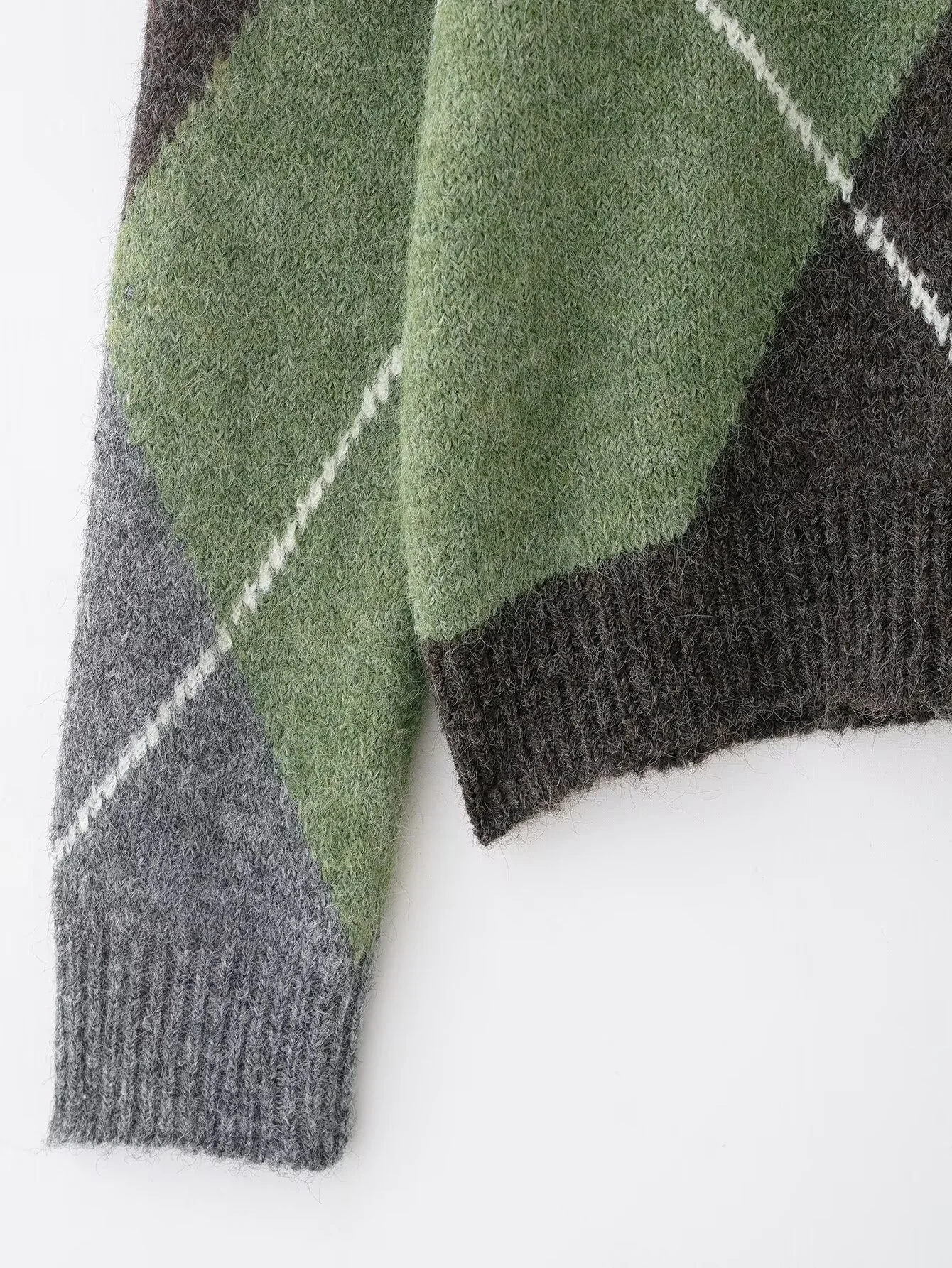 เสื้อสเวตเตอร์ไหมพรมลายเพชร คอวี แขนยาว สไตล์ลำลองหวานๆ สีสันตัดกัน แฟชั่นใหม่สำหรับผู้หญิง ฤดูหนาว ปี 2025