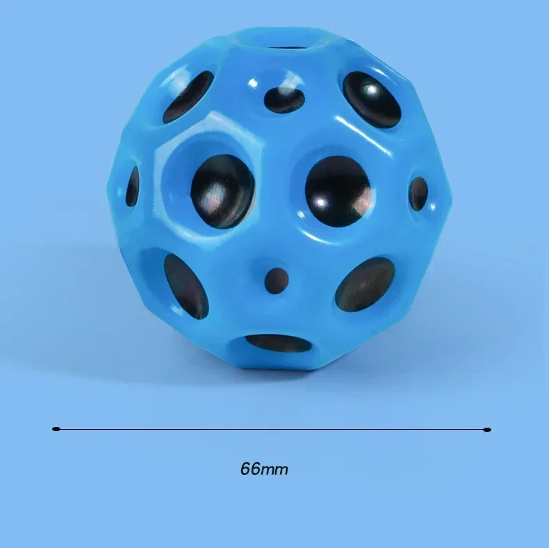 Palla per cuccioli ad alta resilienza Palla rimbalzante morbida Palla rimbalzante porosa a forma di luna anticaduta Sport all'aria aperta Giocattoli ergonomici da spremere