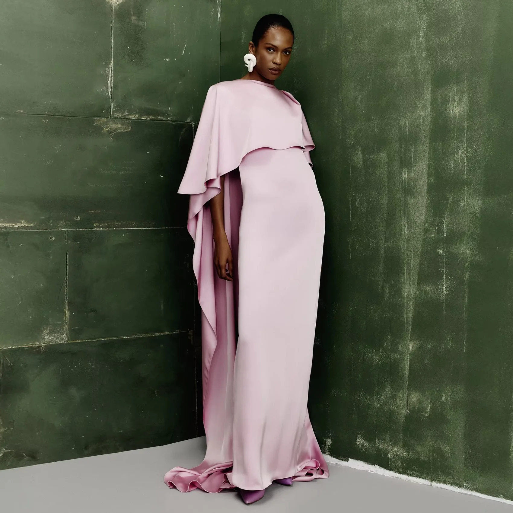 Elegantes Vestidos de Noche con Capa Verde Menta, Vestido Maxi con Capa Rosa Empolvado, Vestidos de Fiesta Formales con Manga de Capa Inspirados en la Alfombra Roja, Personalizados