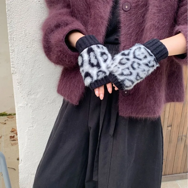 Knitted Gloves Fashion Knitted Gloves Autumn and Winter Warm Gloves Women's Cute Leopard Print Finger Gloves