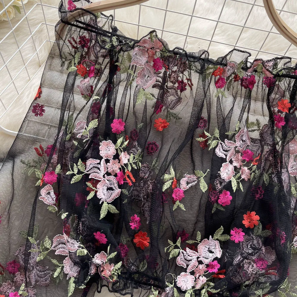 Um ombro tule bordado sheer topos verão nova moda feminina na moda flor solta manga longa puff curto renda topo feminino