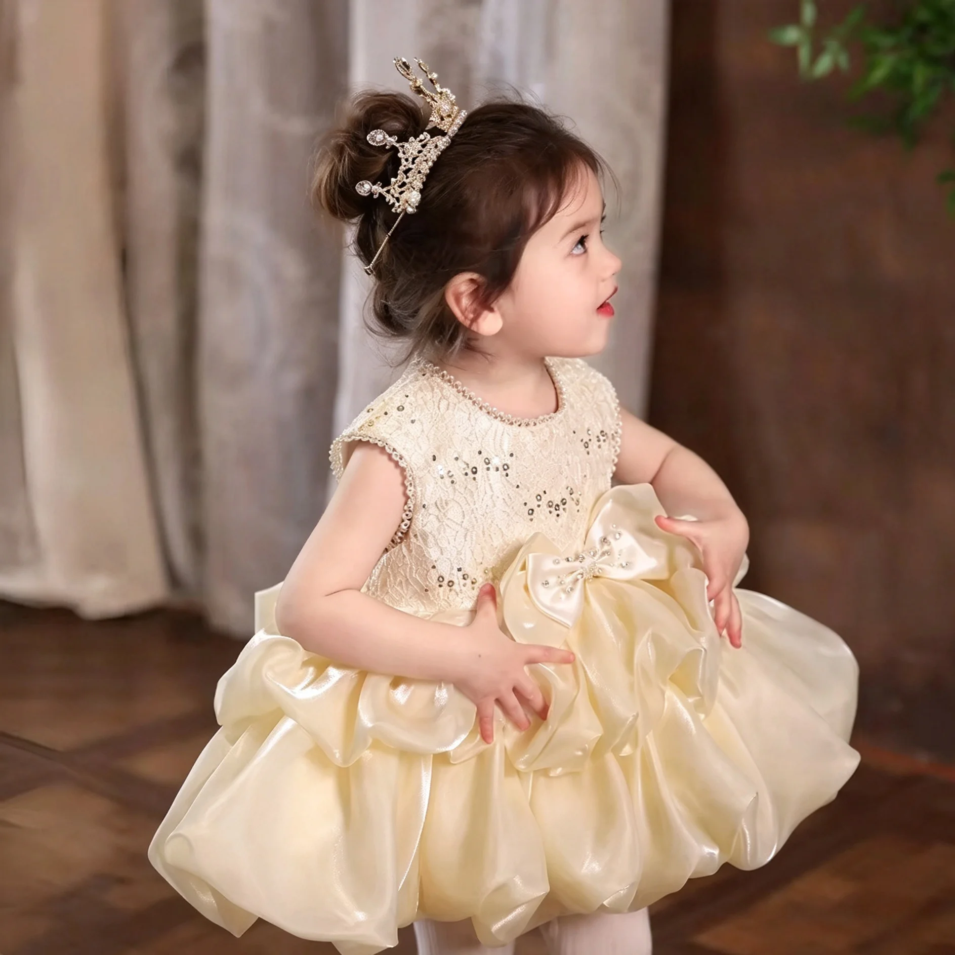 Customized Flower Girl Dress For Wedding Pearls Glitter Bow Sleeveless Knee Length Cute Kids Birthday First Communion Gown