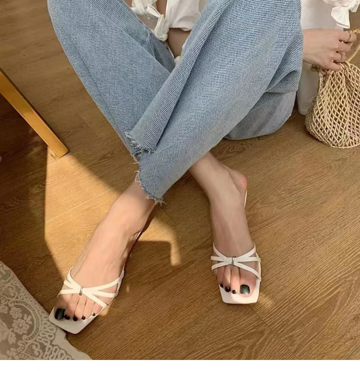 Summer New Cross Strap Cat Heel Slippers for Women's Casual Fashion French Square Head Slim Heel Open Toe Sandals