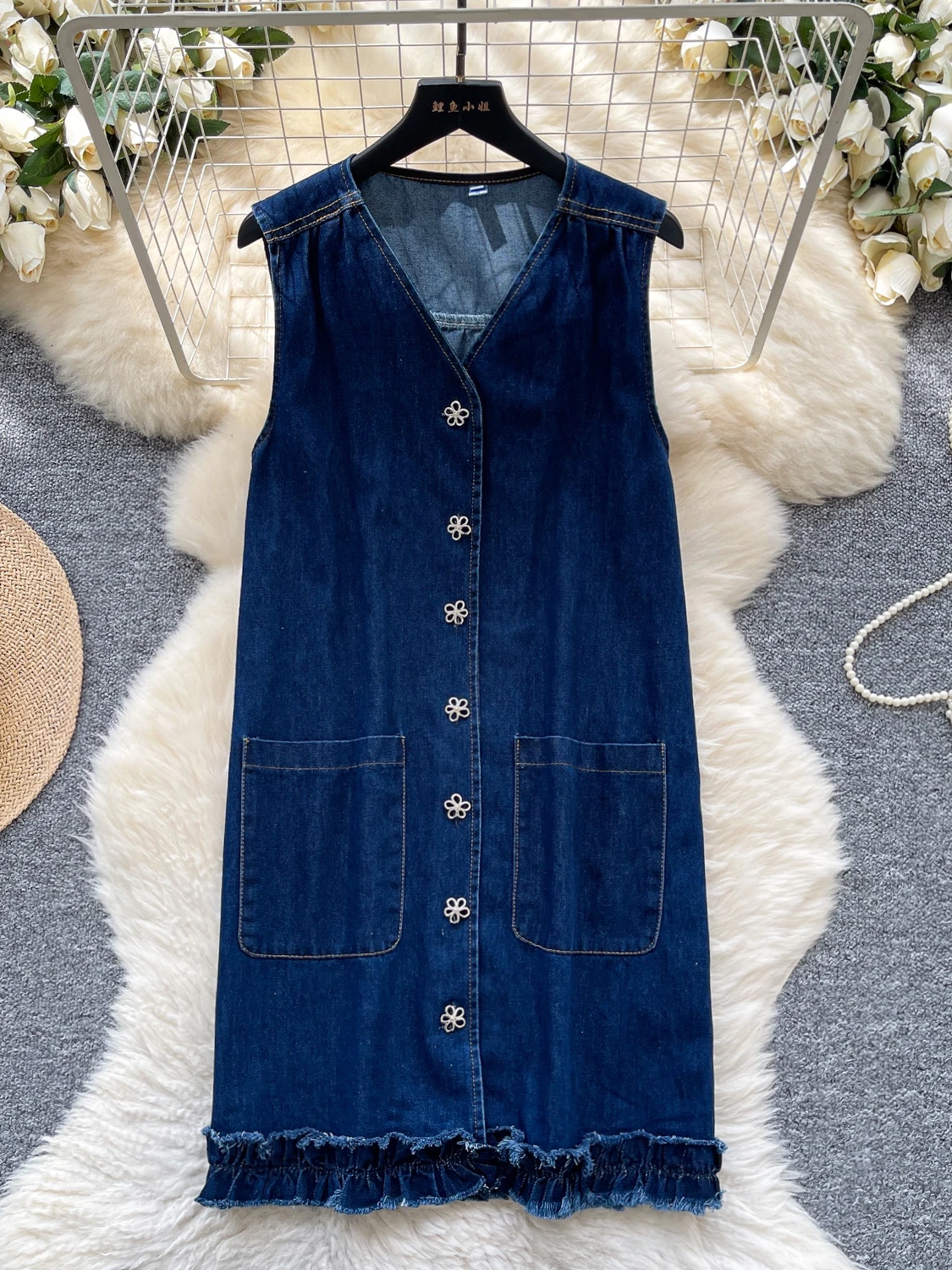 

Women's Sleeveless Denim Dresses Chic Summer Floral Buttons Design Dress Boho Style Vneck Commuting Straight Skirts