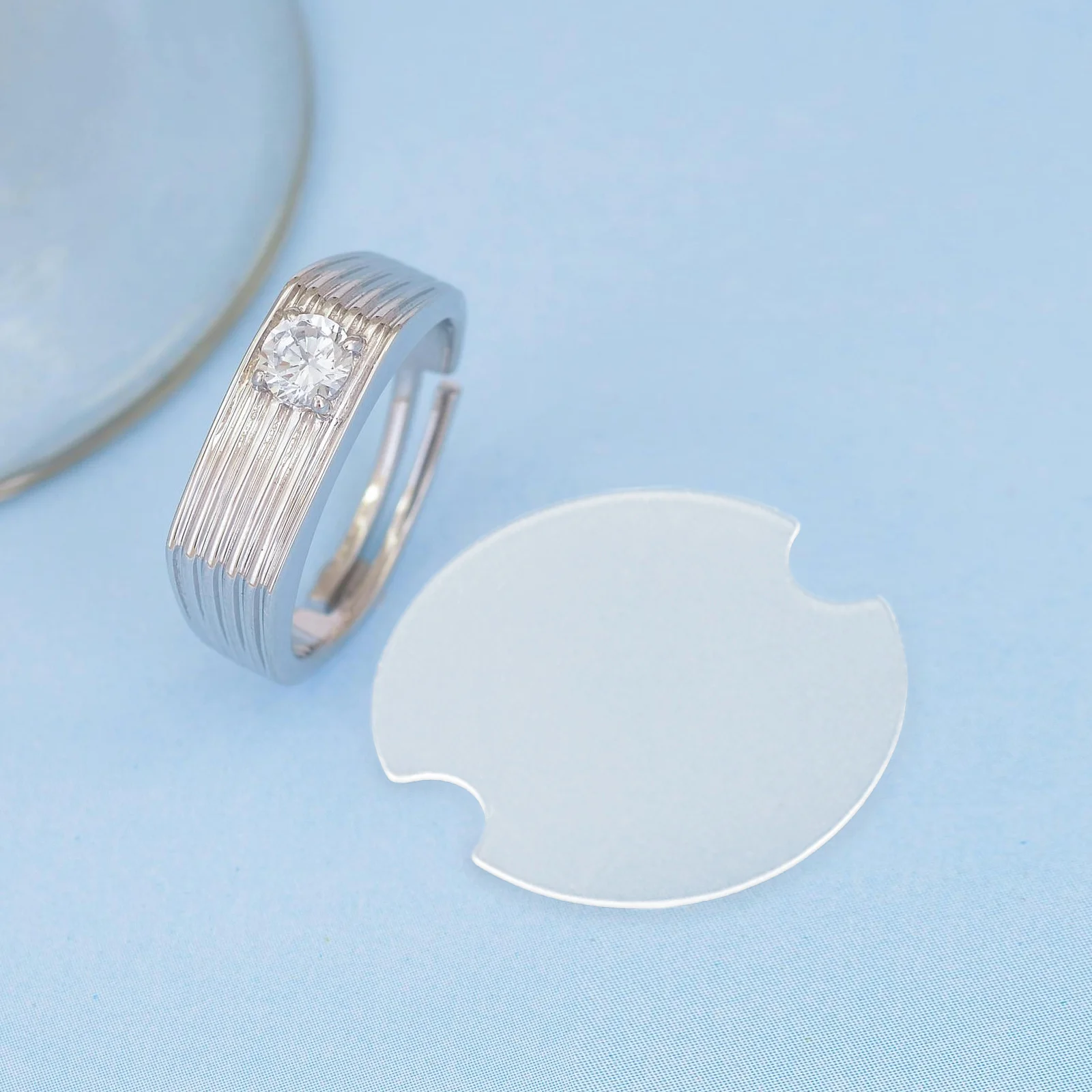 

50Pcs Round Plastic Jewelry Display Cards Ring Holders Organizer Stand for Store Exhibits Ring Holder Rings Display Stand