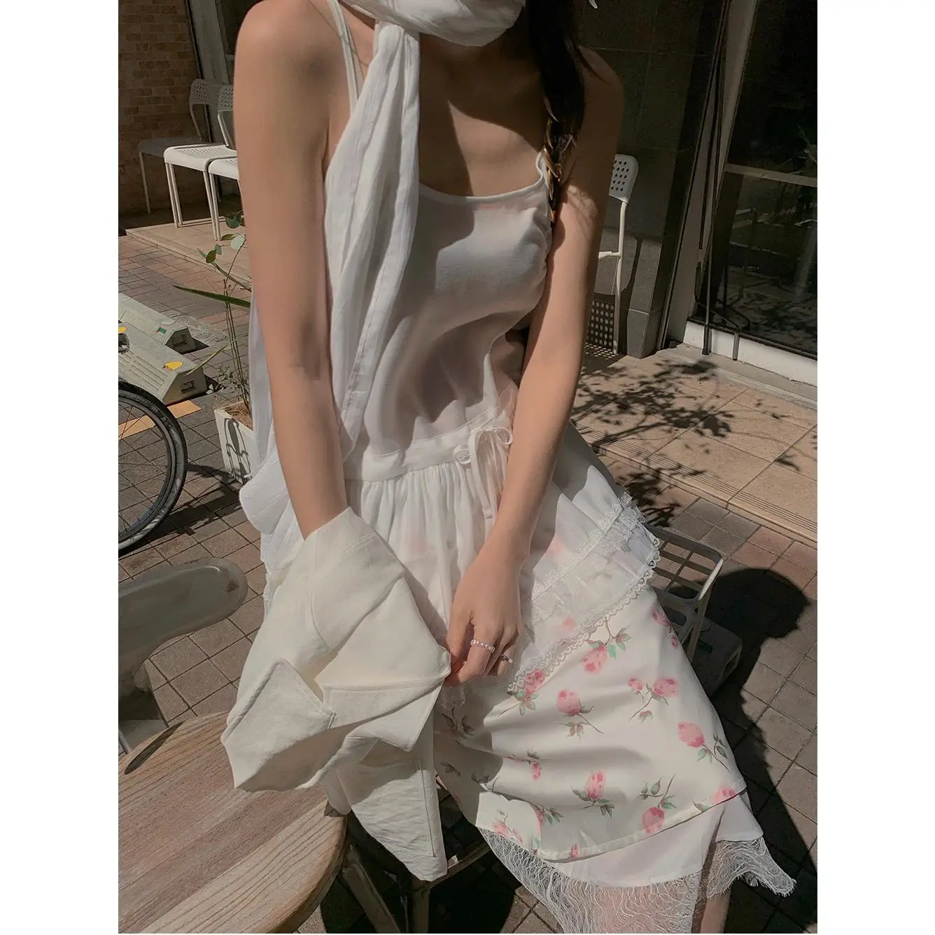 Gentle Two-color Lace Stitching Print Skirt 2026