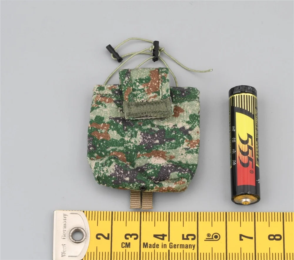 

1/6 SS134 Handsome Asia Man Soldier Doll Male Mini Toys Model Hang Chest Vest Bags Multi Function Medals For 12" Scene Component