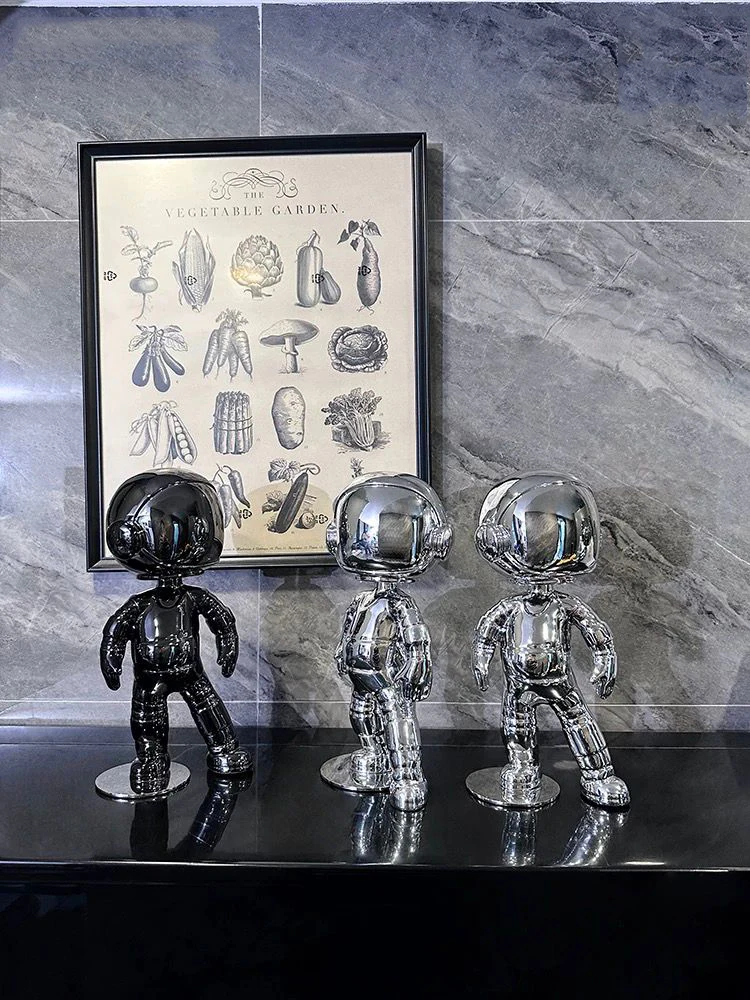 Modern Silver Metal Abstract Astronaut Decor Action Figure Ornaments Living Room TV Cabinet Wine Cabinet Table Decoration Access