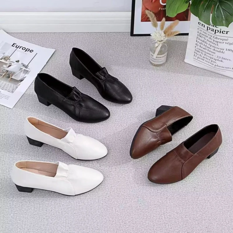 Komfortable Walking-Schuhe für Damen, mittelhohe Blockabsatz-Pumps, Slip-On-Loafer aus PU-Leder, Vintage-Stil, quadratische hohe Absätze, Büro-Damenschuhe, elegante Schuhe – Detail 2