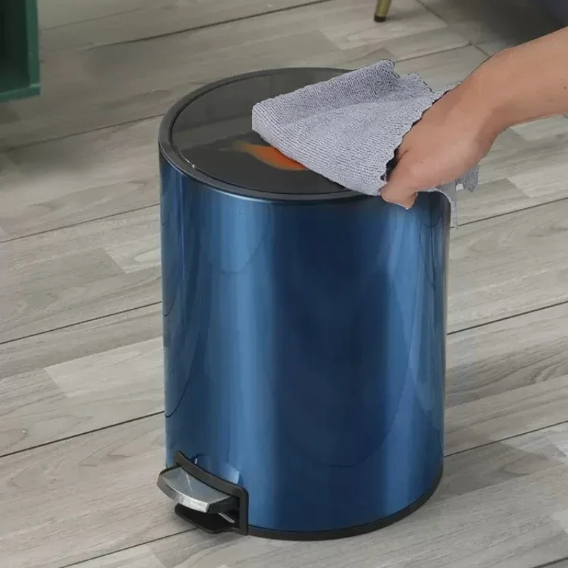 

Household Pedal Stainless Steel Trash Can with Lid