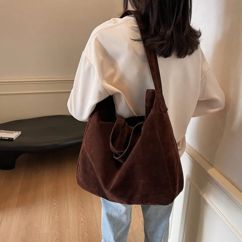 Velvet Large Capacity 2025 Hot Selling Tote Bag Zipper Solid Color Popular Fashion Handbag Soft Simple Commuting Shoulder Bag