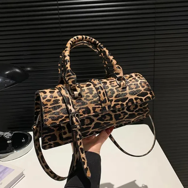 

Vintage Leopard Women's Handbag 2024 New PU Leather High Quality Tote Bag Fashionable Unique Design Commute Shoulder Bag Ladies