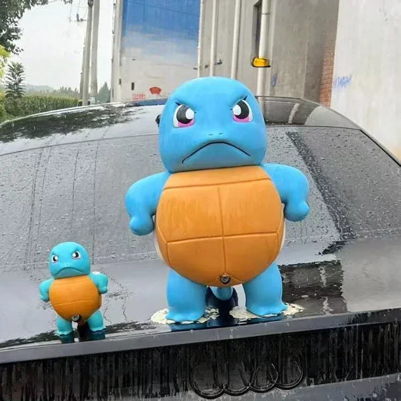 Pokemon Figurka Spray Water Squirtle Anime Figurki Samochód Squirtle Orname Śliczna statuetka Model Zabawki Ozdoba samochodu Prezent świąteczny