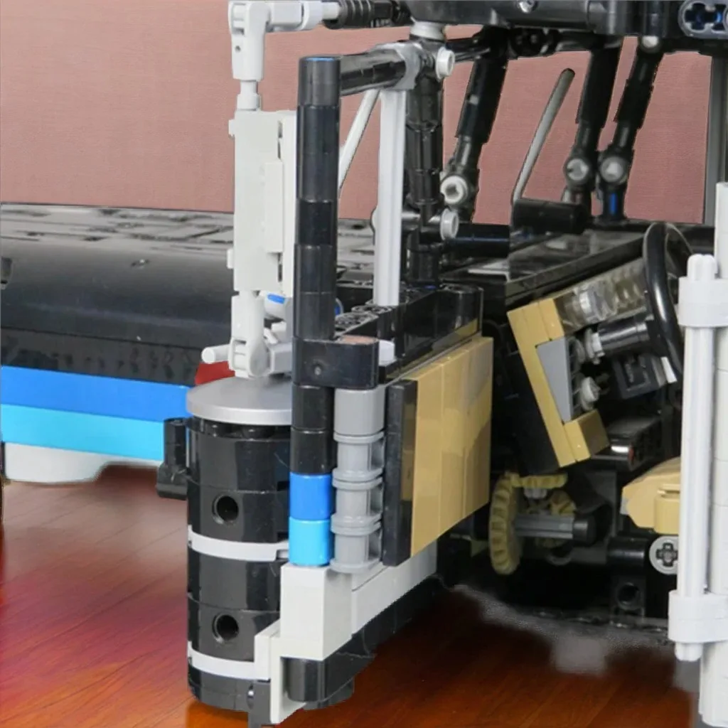 4590pcs MOC Kenworth W-900 New Version Technical Model Building Blocks Assemble DIY Creative Craft Education 3D Brick Display