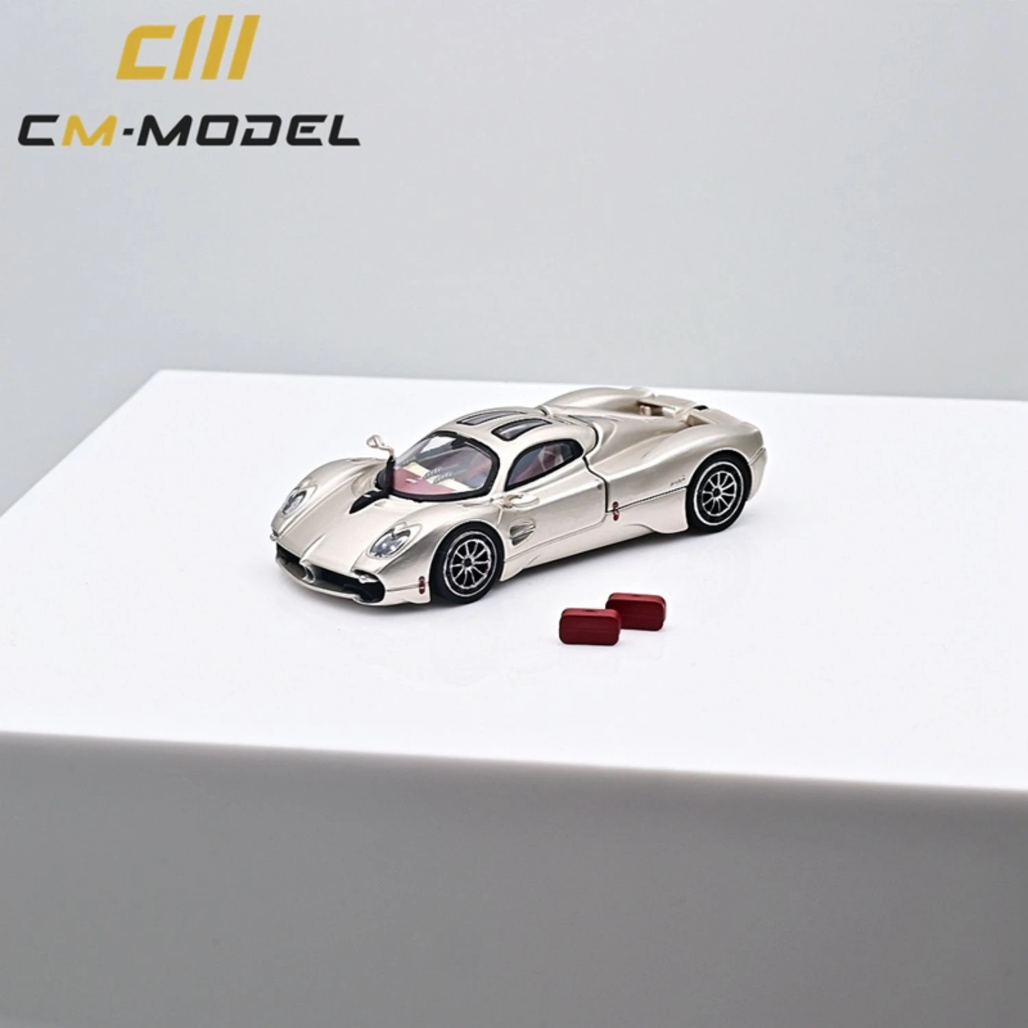 CM In Stock 1:64 Utopia Champagne Gold Magnetic Detachable Hood Diecast Diorama Car Model Collection Miniature Toys