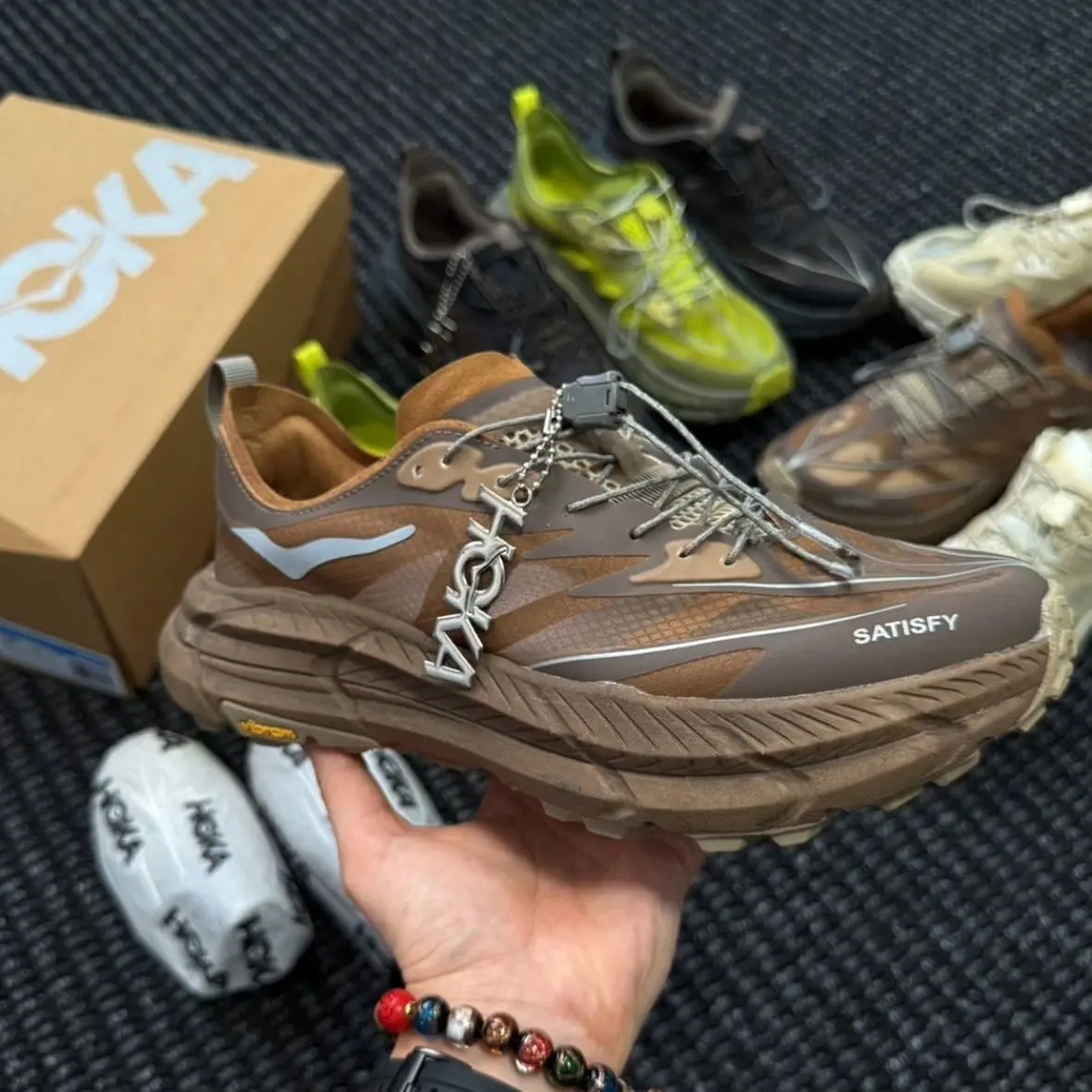 Cross-country mesh cushioning hundred men's and women's low-top casual sports running shoes