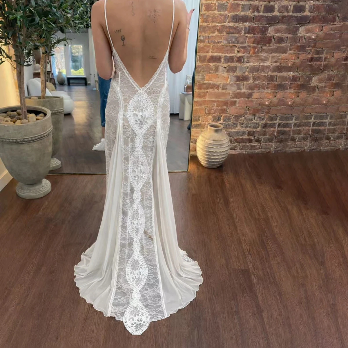 Spaghetti Straps Boho Backless Wedding Dress Customized Sleeveless Real Photos V Neck Western Hippie A Line Lace Bridal Gowns
